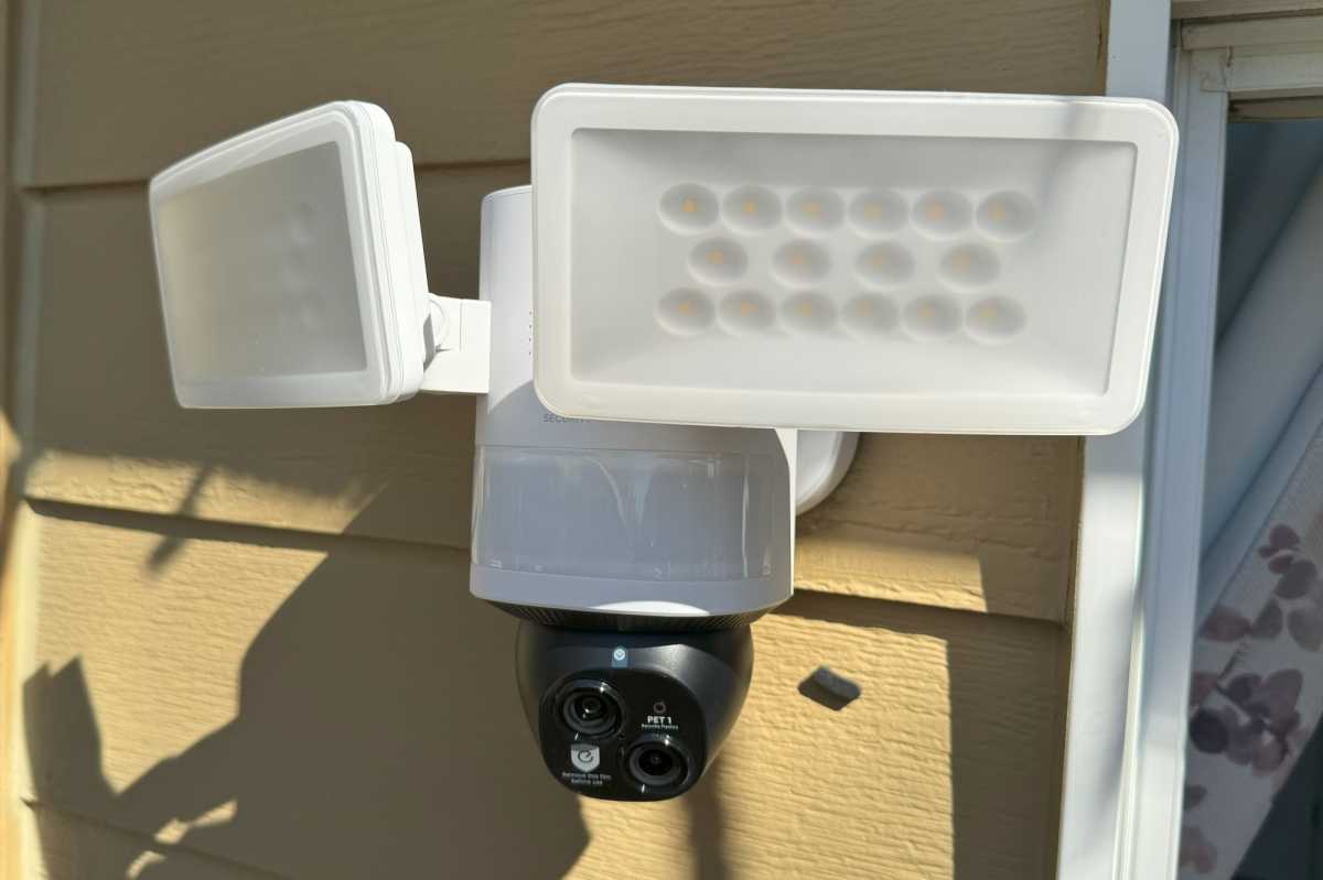 Eufy Security Floodlight Cam E340 LED light panels