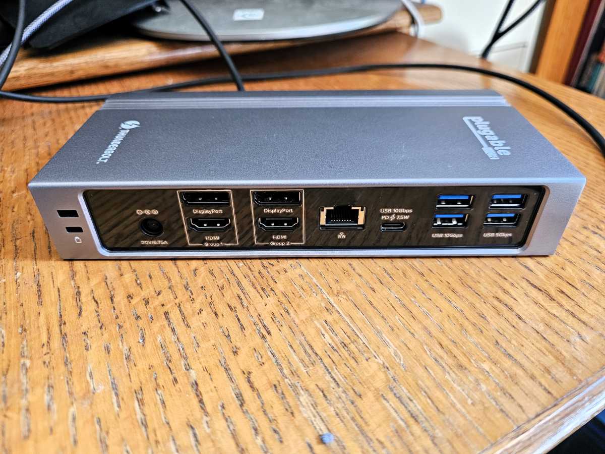 Base de acoplamiento USB4 Thunderbolt 4 TBT4-UDZ conectable