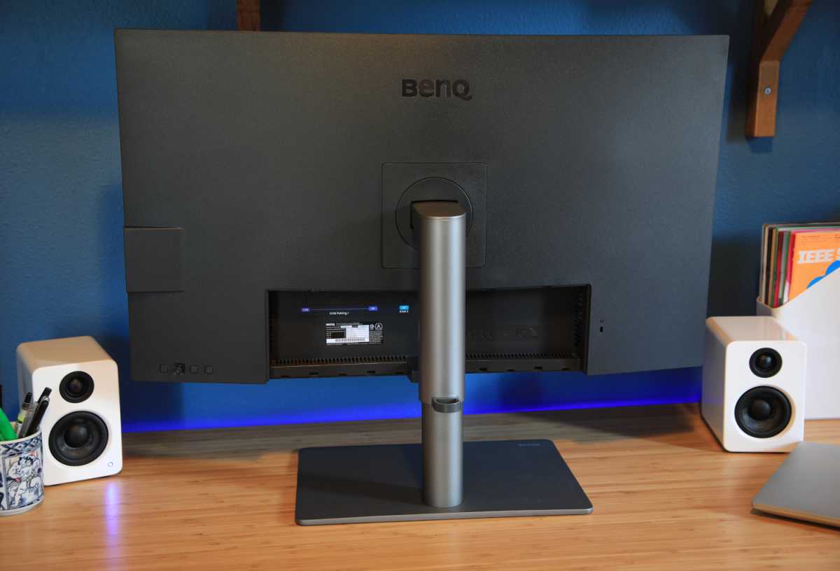 BenQ PD3225U сзади