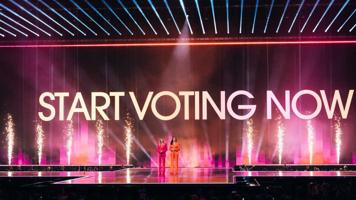 Eurovision 'start voting now'