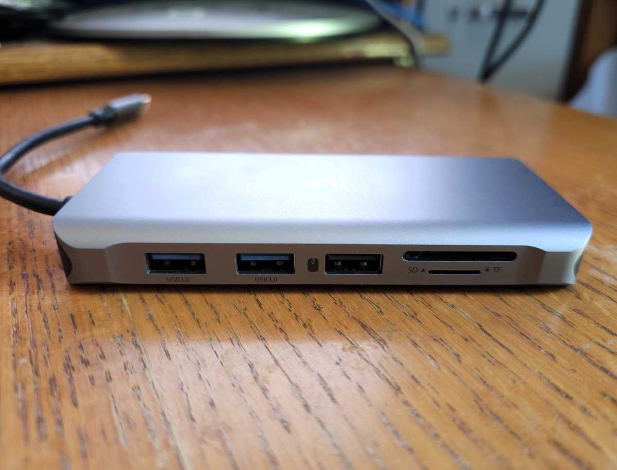 Estación de acoplamiento Monoprice 12 en 1 USB-C a Dual-HDMI+VGA para triple pantalla