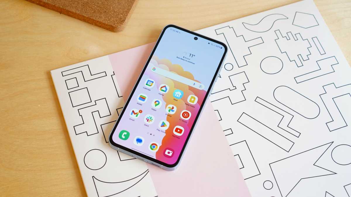 Samsung Galaxy A55 5G передний угол