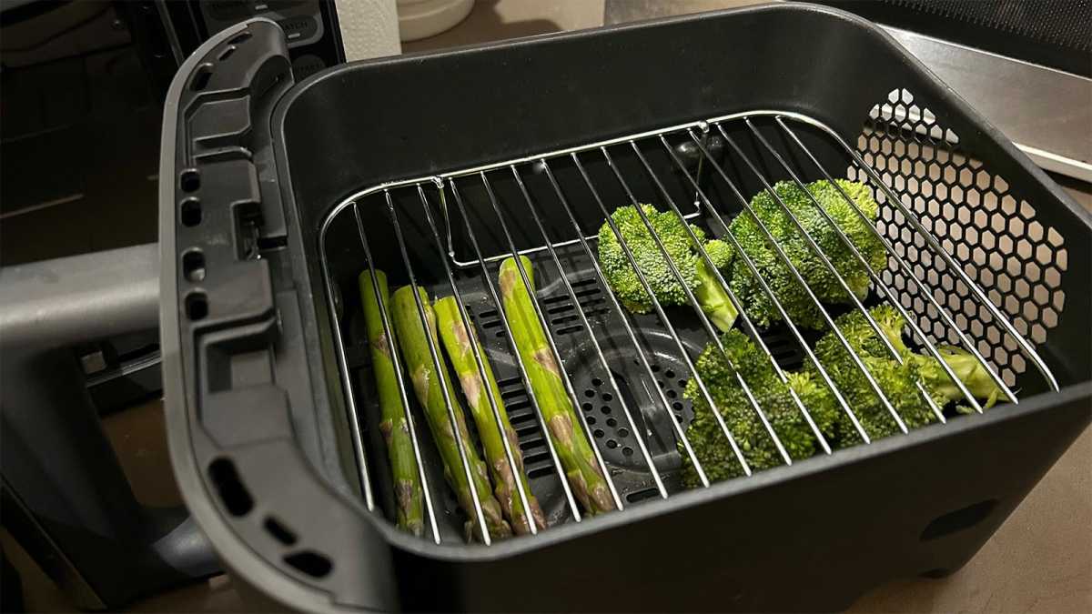 Wire racks in the Double Stack, showing a layer of vegetables beneath