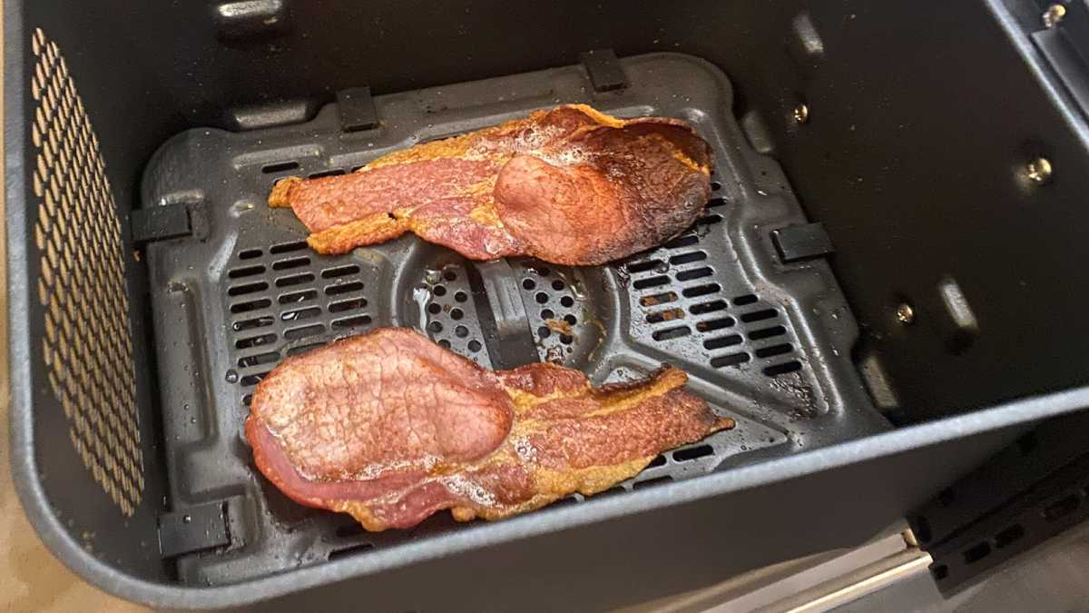 Lonjas de tocino cocinadas en Double Stack