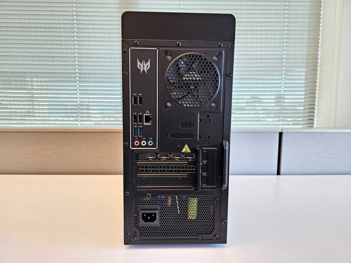 Acer Predator Orion 3000 rear panel