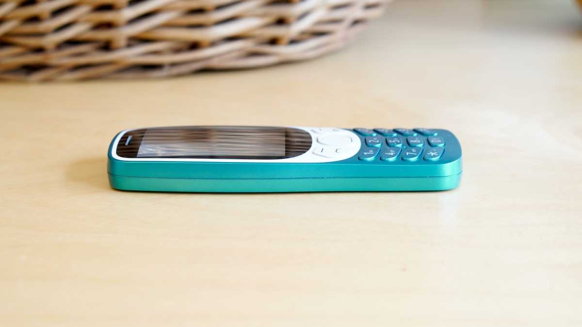 Nokia 3210 side