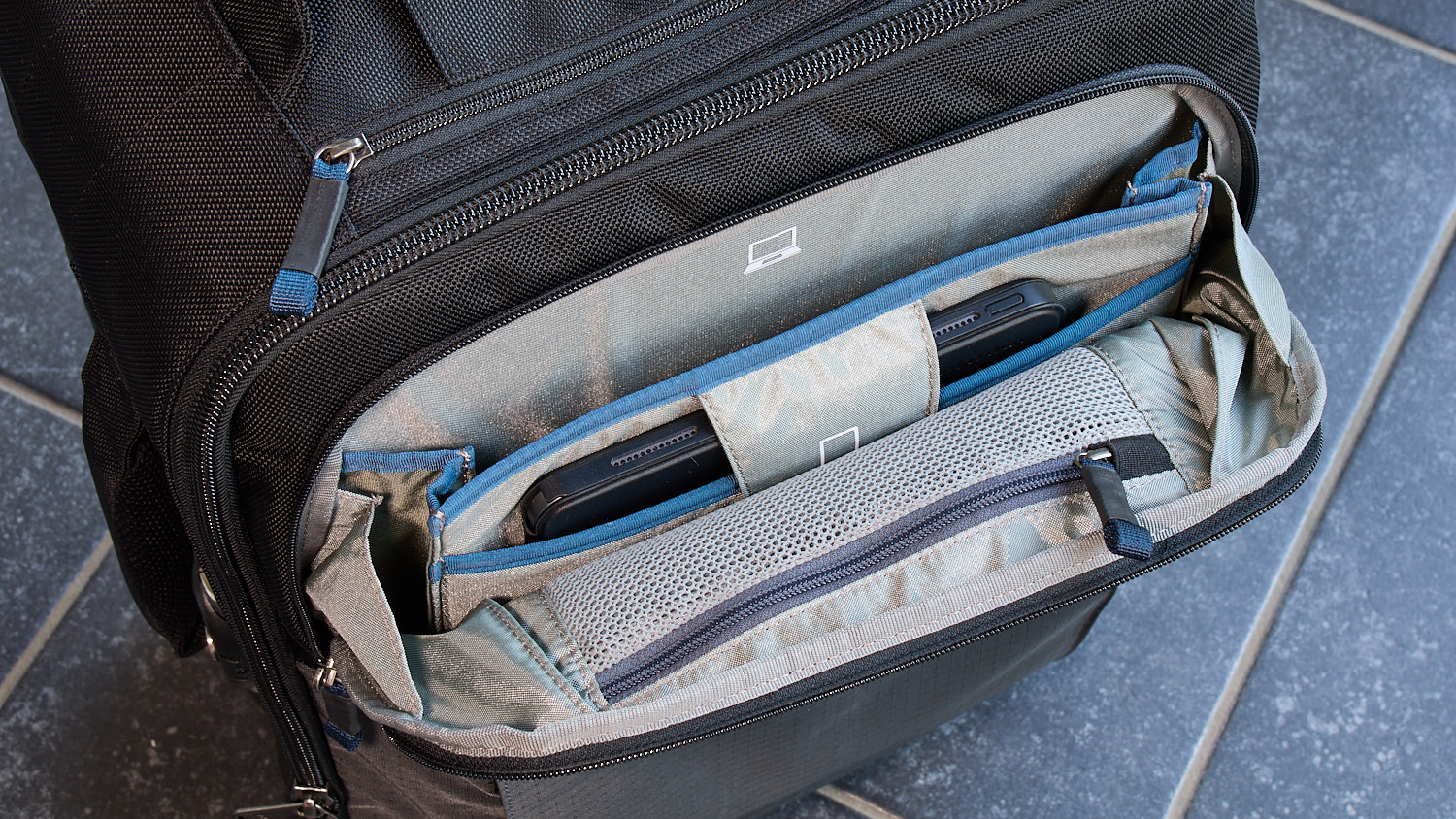 Think Tank Venturing Observer M2 review: Perfect MacBook transportation