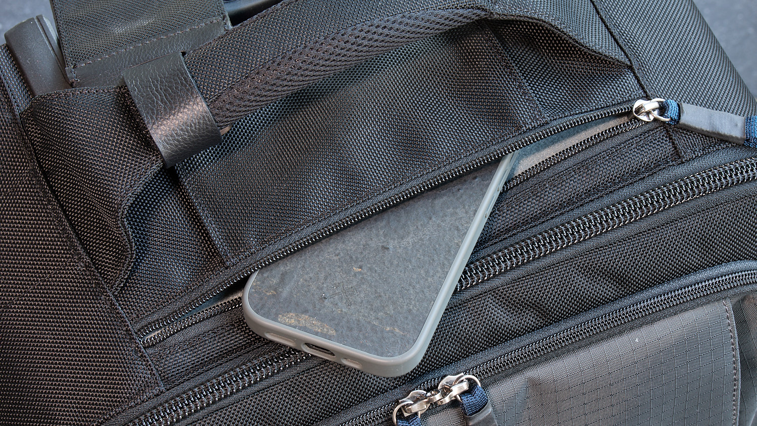 Think Tank Venturing Observer M2 review: Perfect MacBook transportation