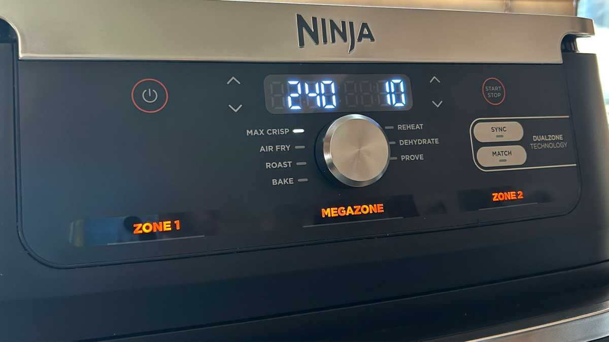 The digital display, dial and buttons on theFlexDrawer