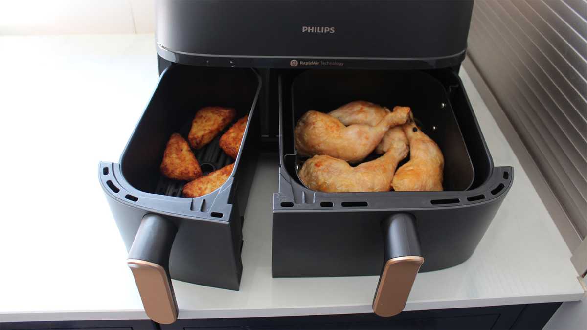 The 3L and 6L drawers, illustrated with hash browns and chicken drumsticks