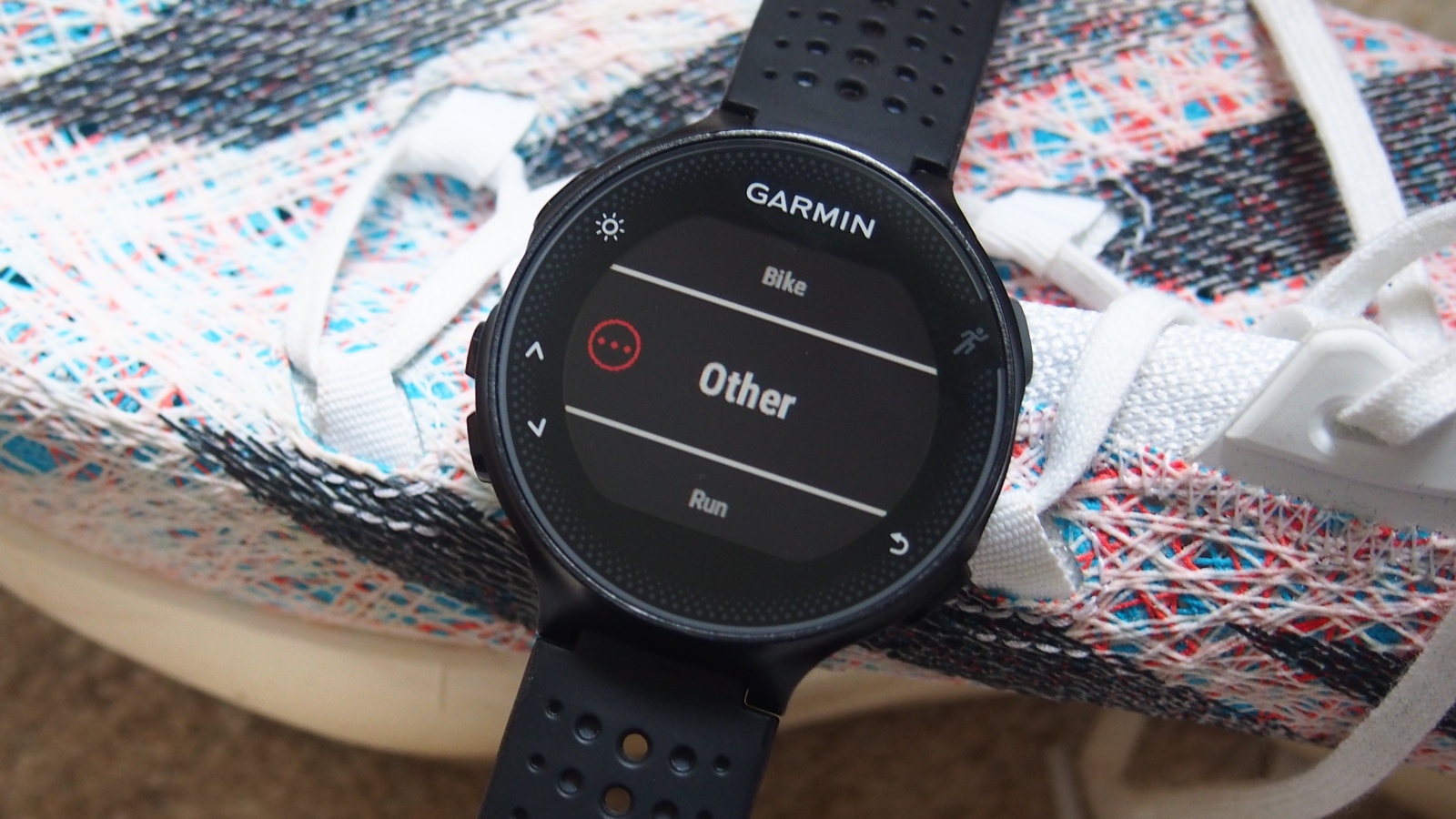 Я сменил лучшие умные часы Garmin на модель 10-летней давности. Вот что произошло