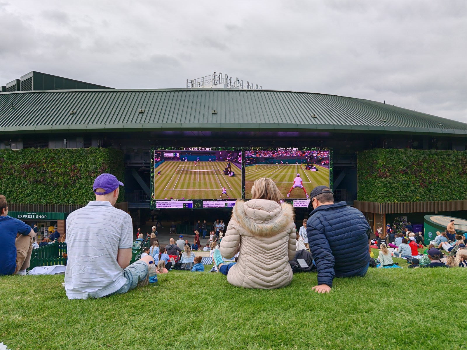 This phone was amazing for a day at Wimbledon in three ways, but awful in one