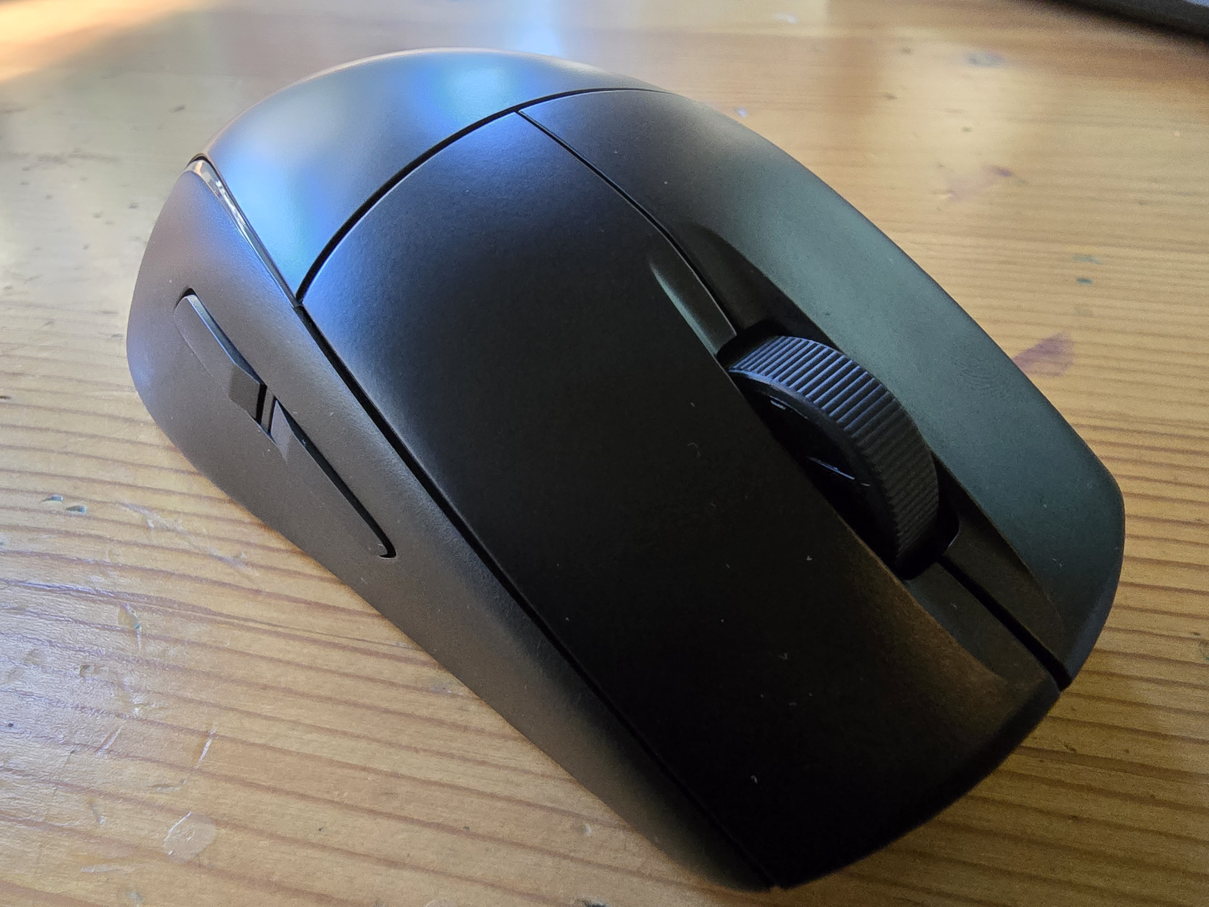 Corsair M75 Wireless - Best ambidextrous grip