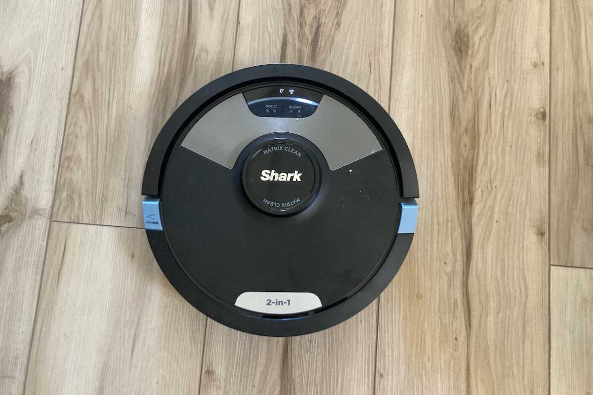 Shark Matrix Plus robot
