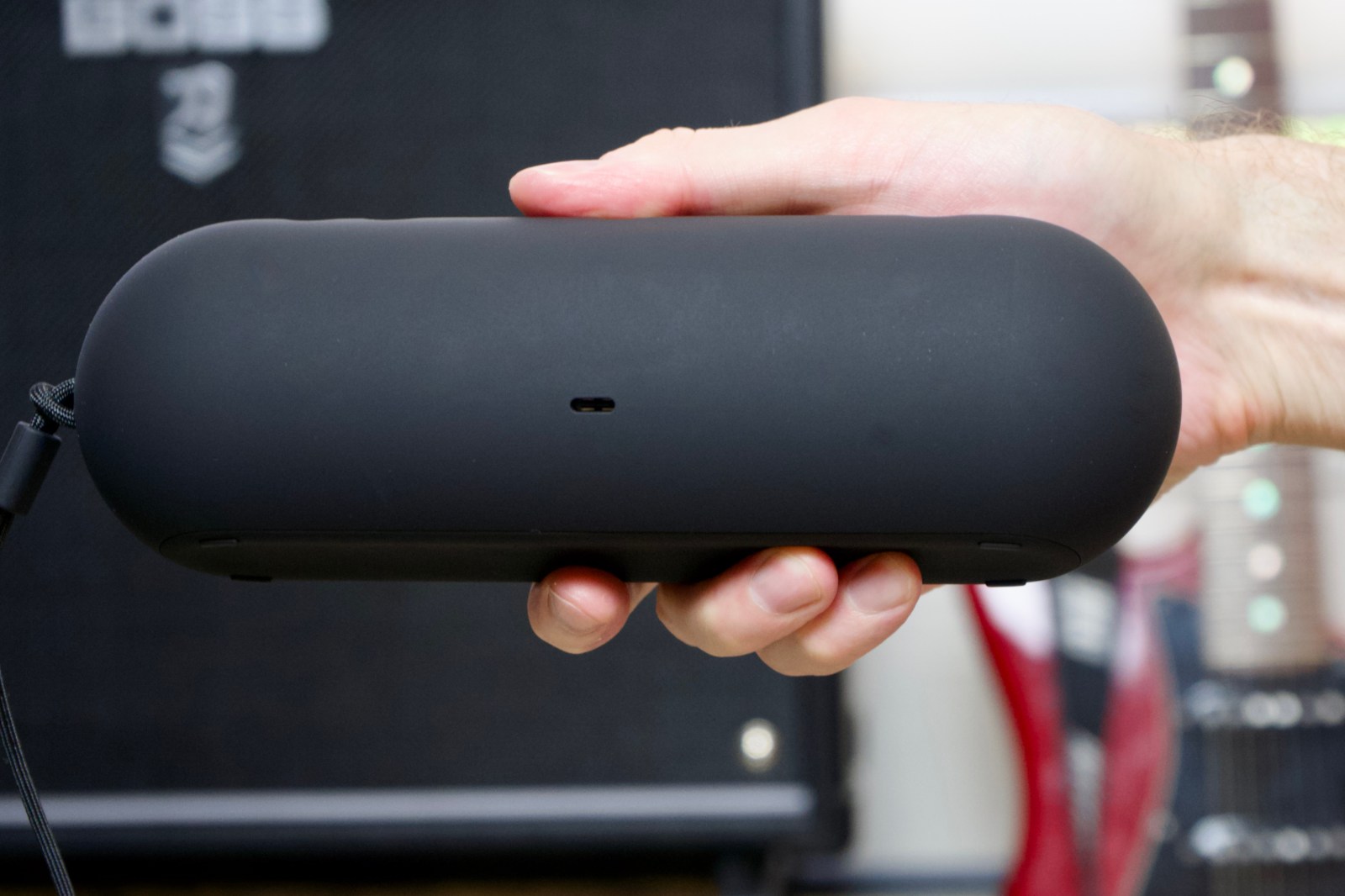 Beats Pill review: A really good speaker that’s a firmware update from being great