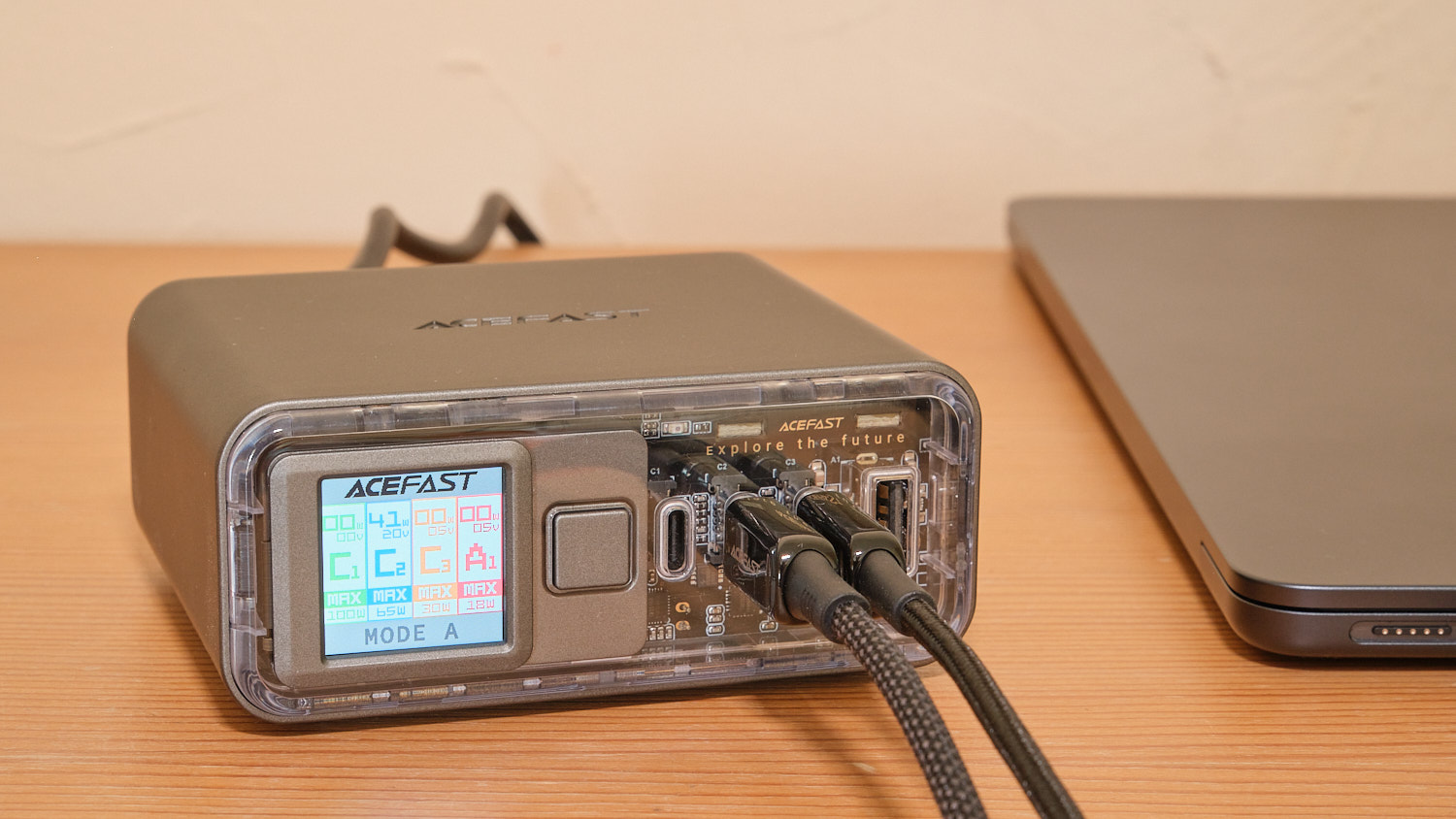 Acefast Desktop Power Station Z4 review: Stylish charger for your desk