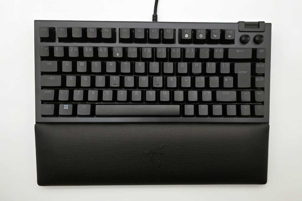 Image: Razer Blackwidow V4 75% im Test: LuxuriÃ¶se Gaming-Tastatur