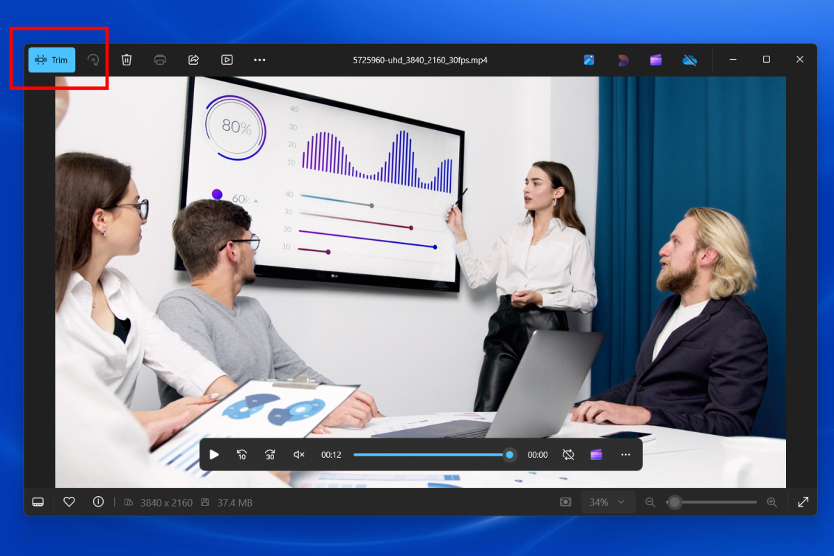 Windows 11 Photos app trimming a video clip screenshot
