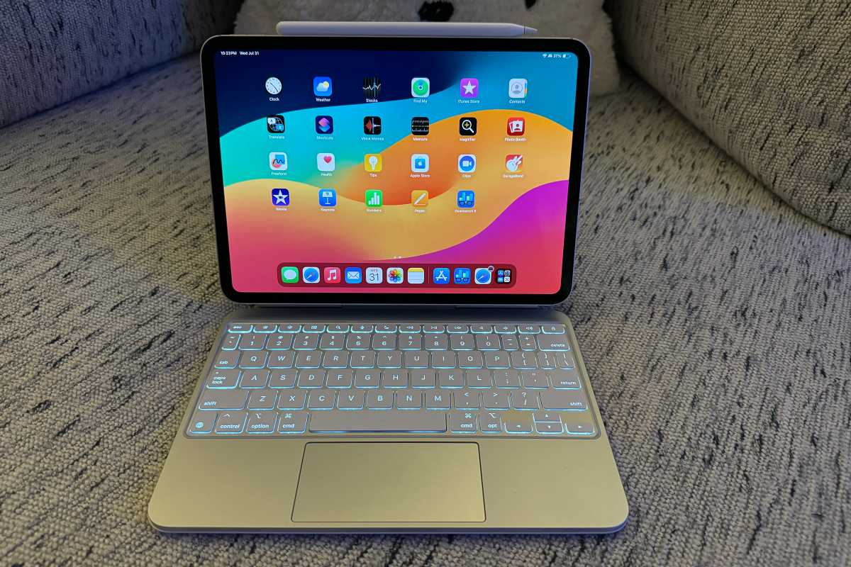 iPad Pro M4 conectado al Magic Keyboard