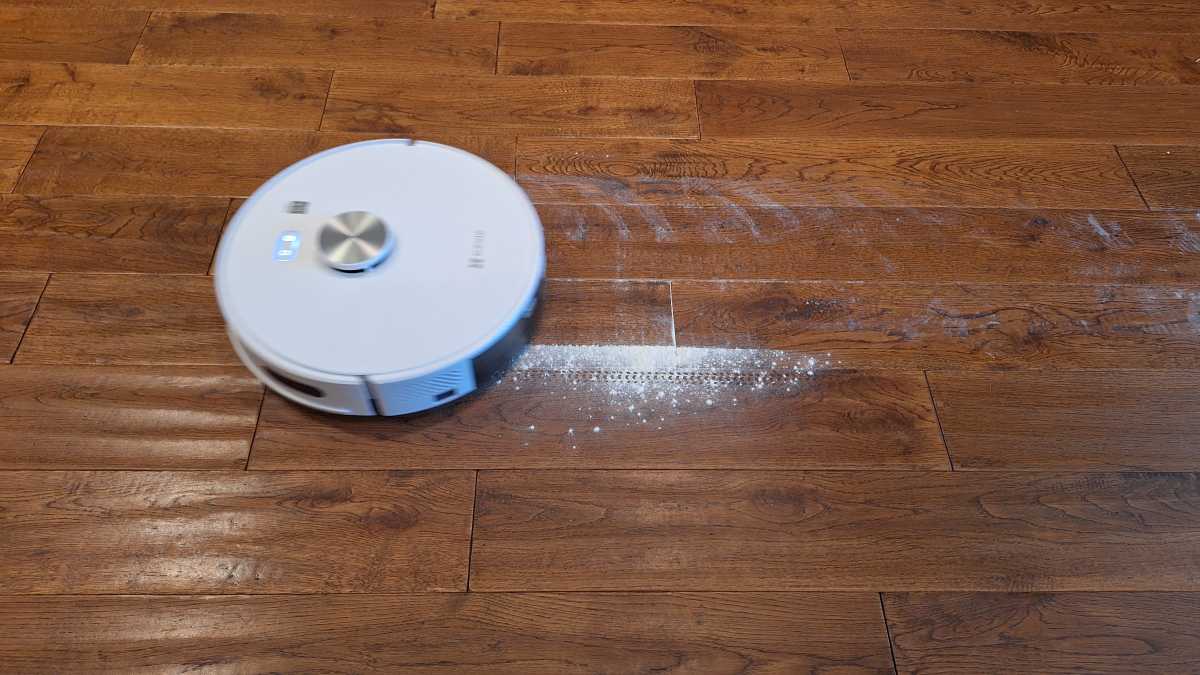 A close up of the EzViz RE5 Plus Robot Vacuum and Mop flour test second pass