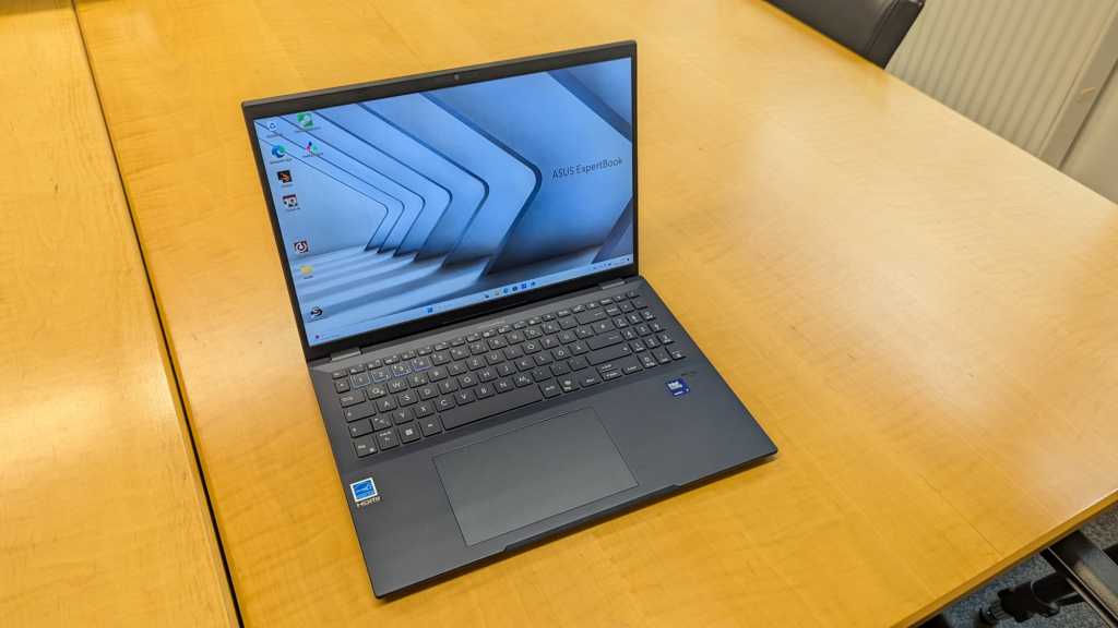 Image: Asus Expertbook B5 im Test: GroÃes Business-Notebook mit starker Ausstattung