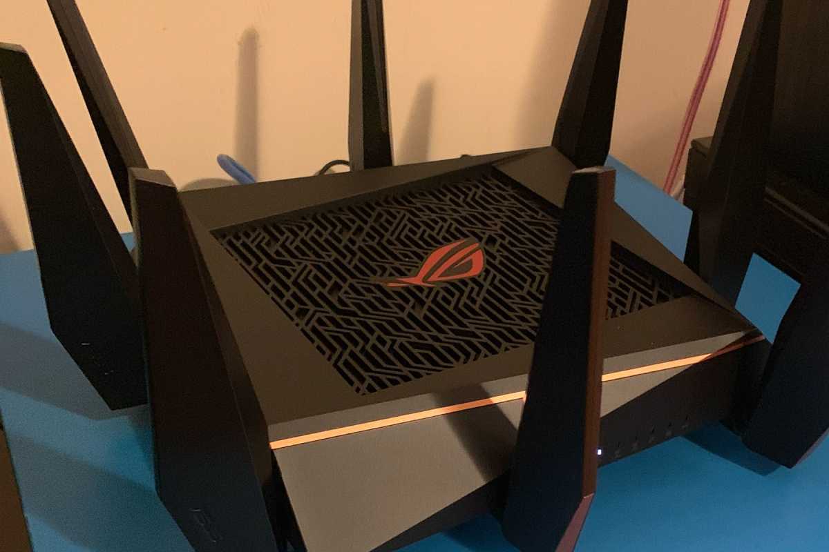 Beefy wireless gaming router with huge antennas