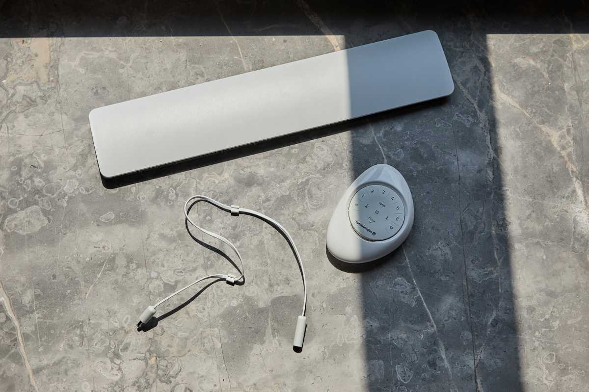 Hunter Douglas Solar Charger with Pebble remote