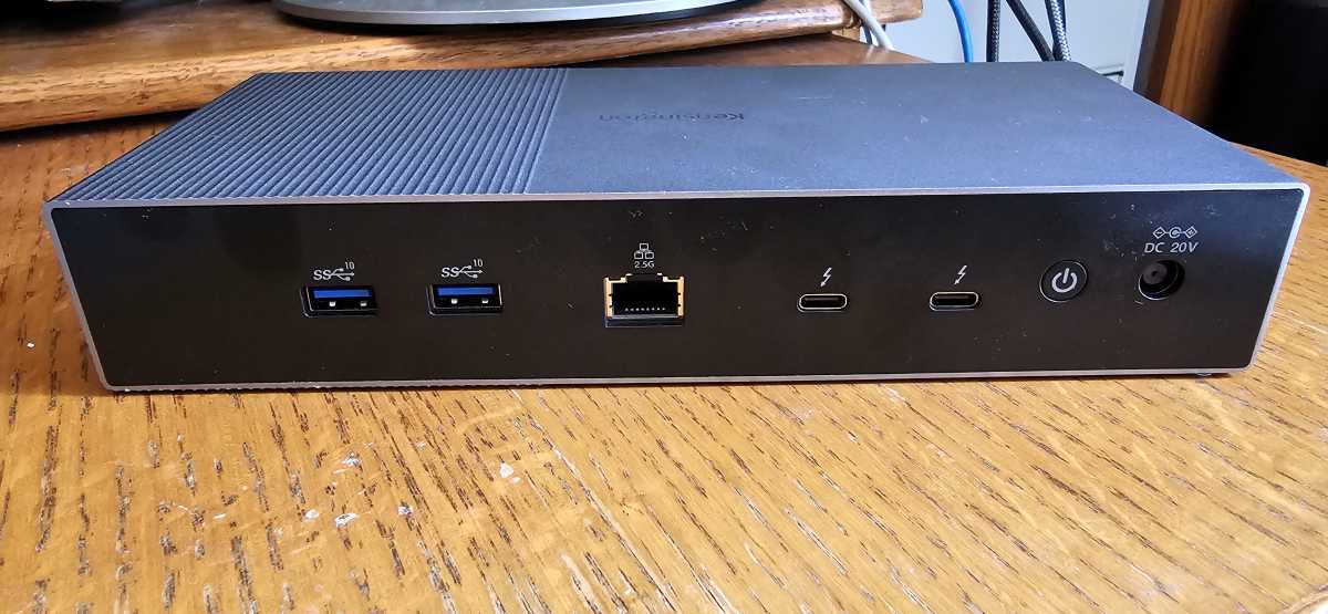 Kensington SD5000T5 EQ Thunderbolt 5 dock rear