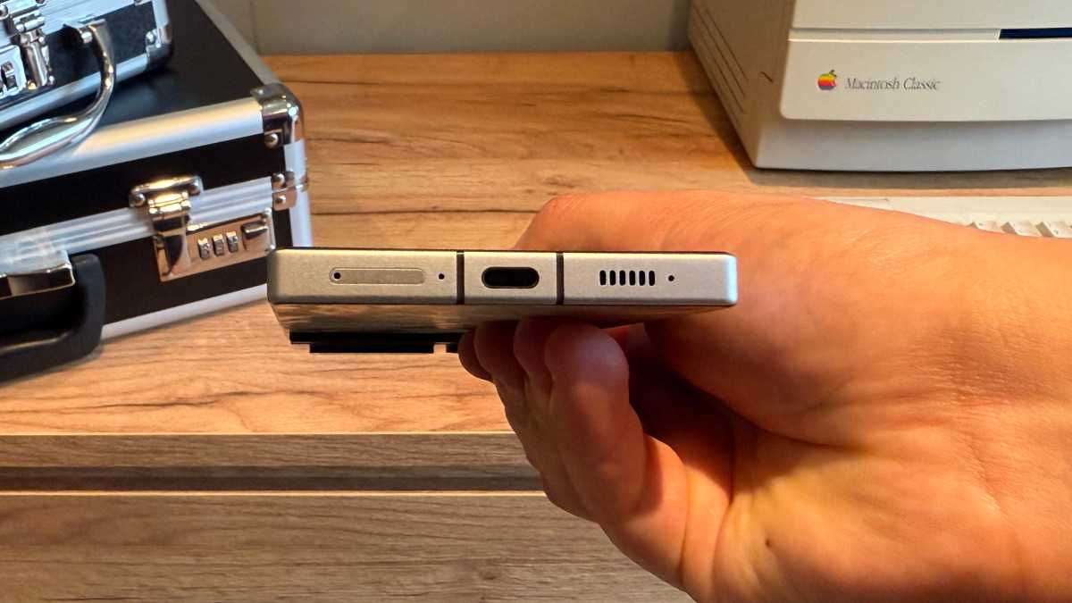 Nubia Z60 Ultra Leading Version USB-C Charging Port