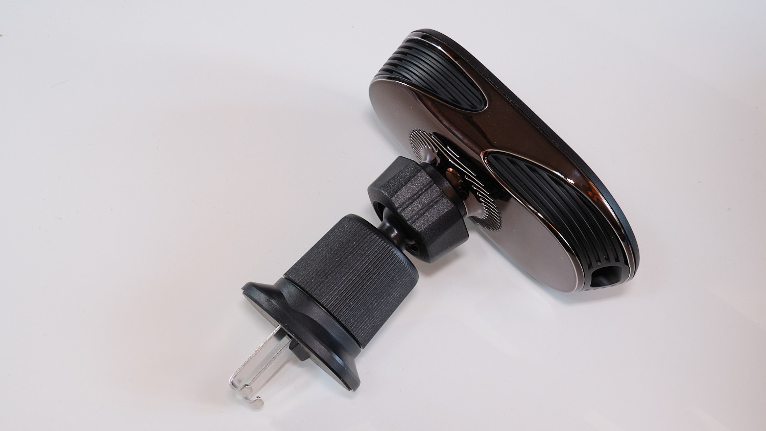 Pitaka MagEZ Car Mount Pro 2 Qi2 review: Car charger with built-in NFC shortcuts