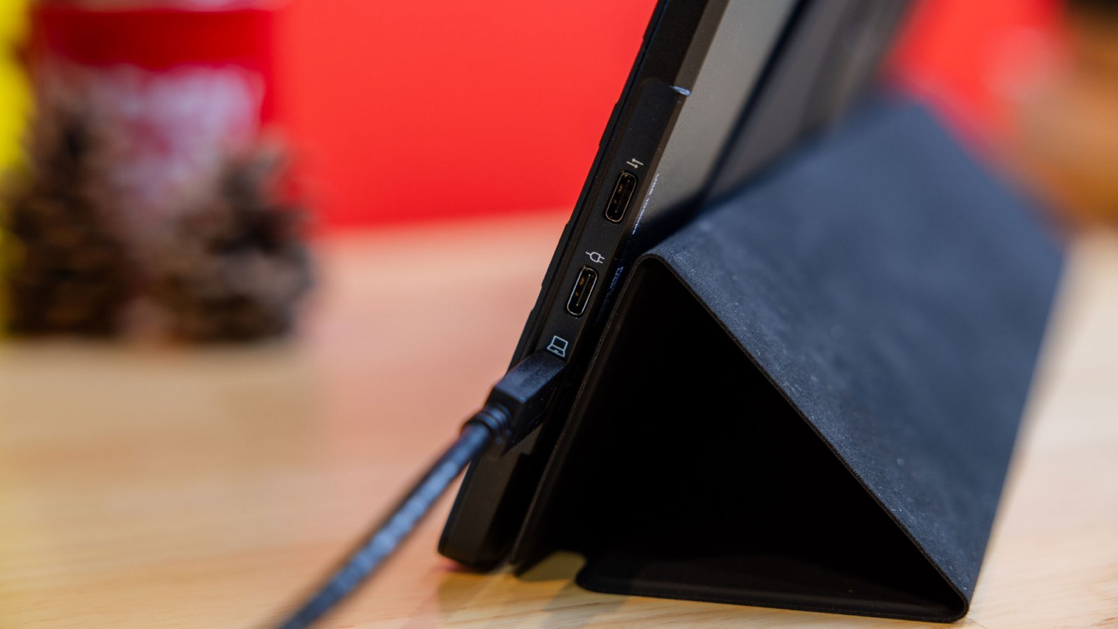 Plugable 15.6-inch USB-C Portable Display review: Easy on the eyes (and arms)