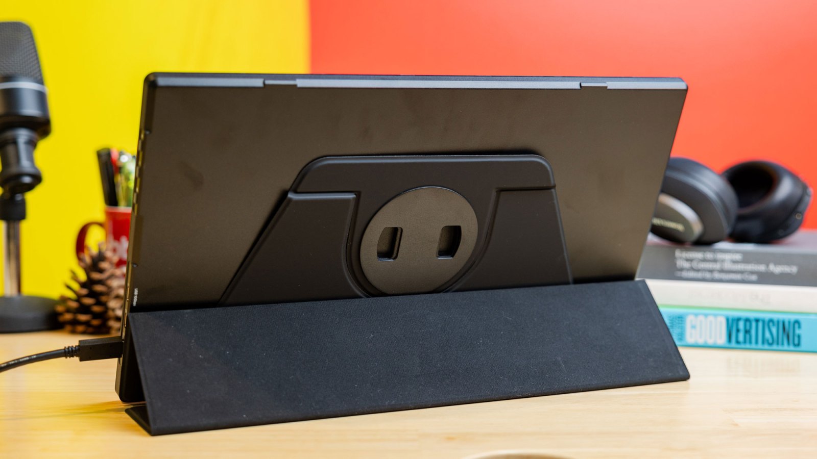 Plugable 15.6-inch USB-C Portable Display review: Easy on the eyes (and arms)