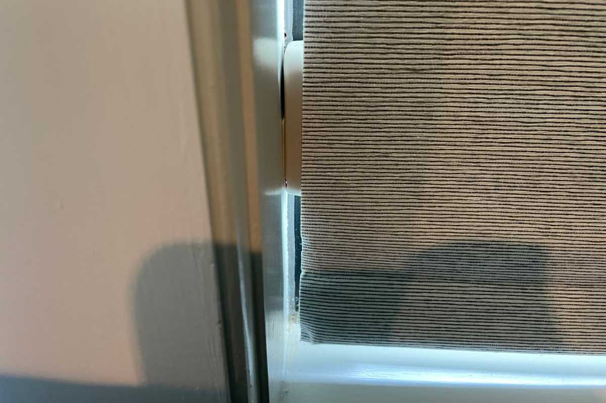 Rolli Shades hang unevenly