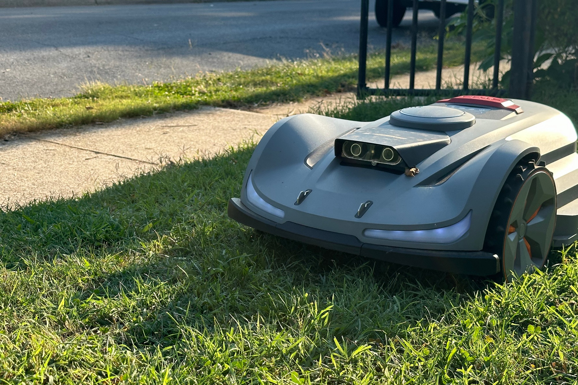 Sunseeker Orion X7 AWD - Best robot mower for mid-sized lawns