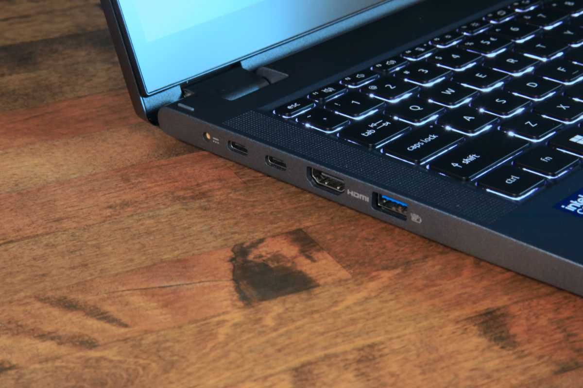 Acer TravelMate P4 Spin ports