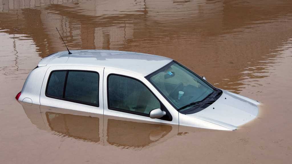 Image: Auto im Wasser: So reagieren Sie richtig und diese SchÃ¤den sind mÃ¶glich