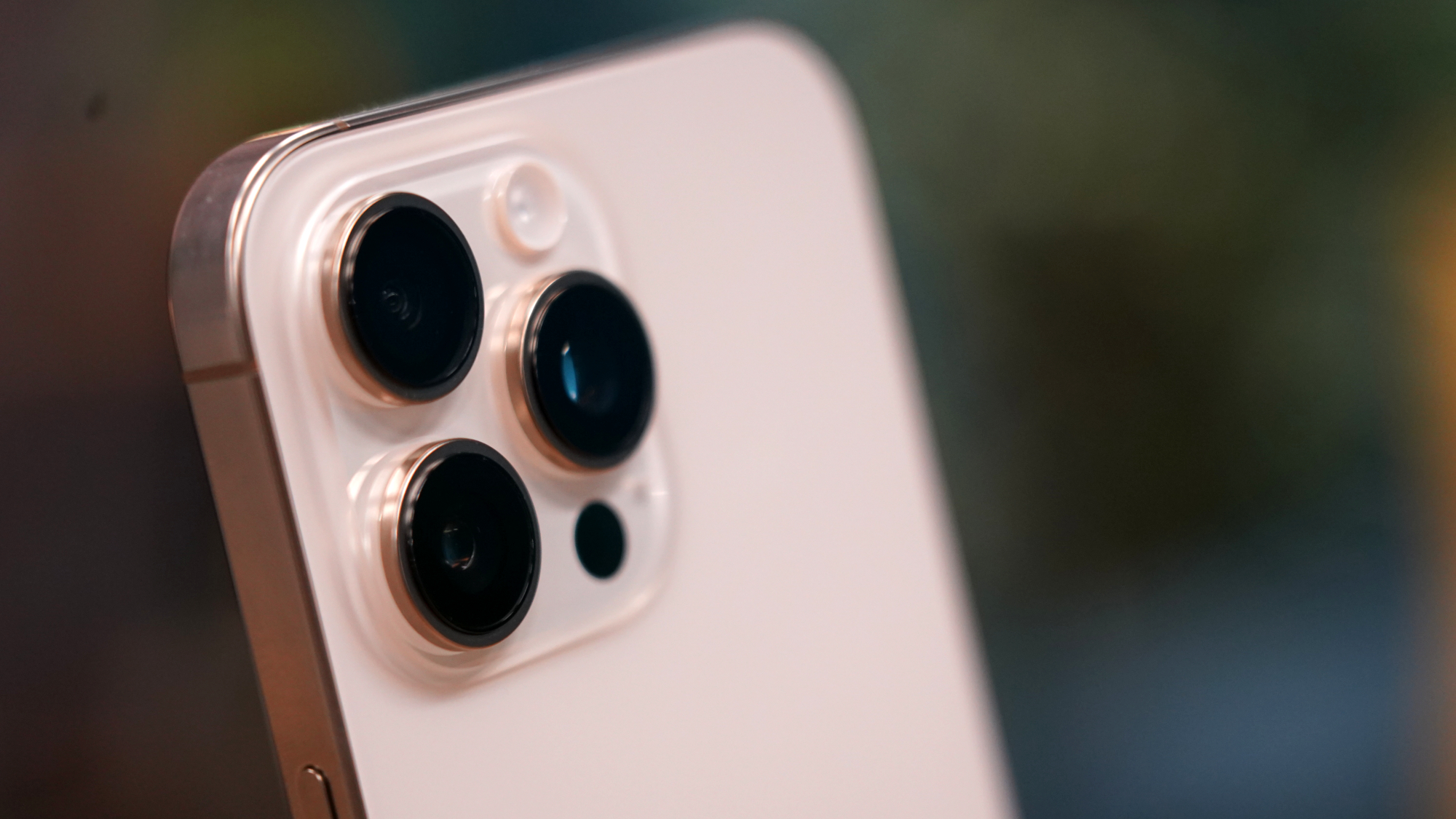 Apple iPhone 16 Pro Max - iPhone for big screen lovers