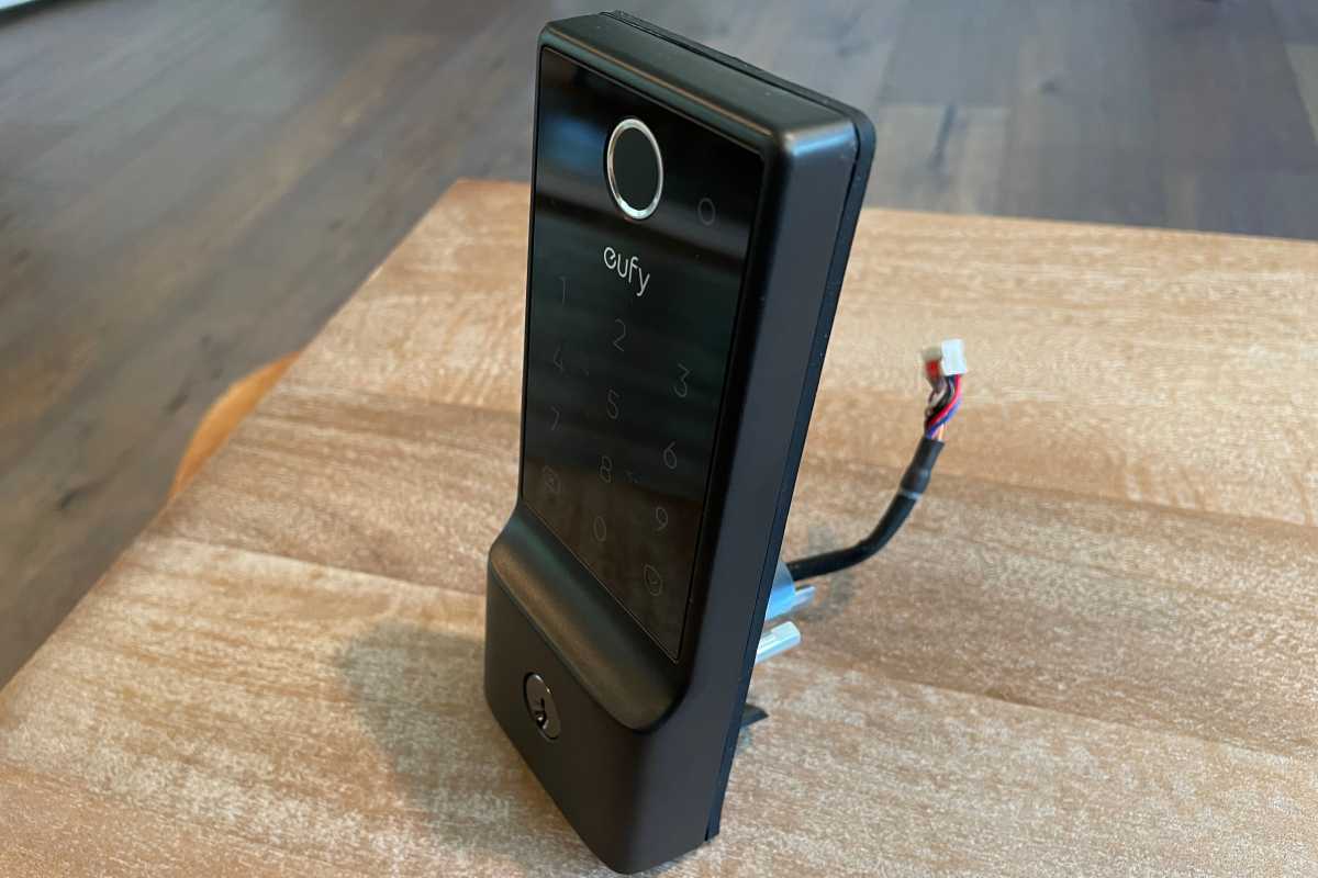 Exterior escutceons on Eufy E30 Smart Lock