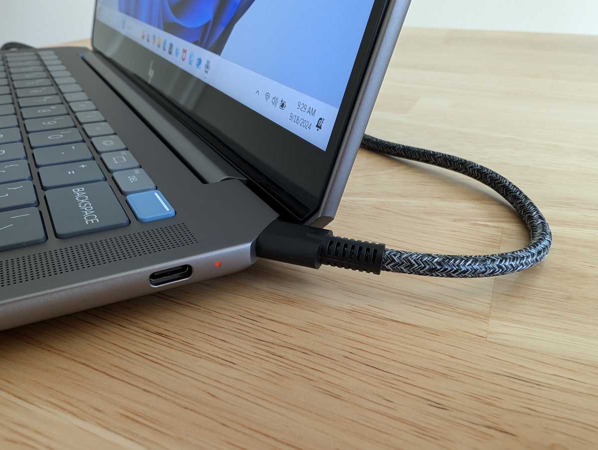 HP Omnibook Ultra 14 charging