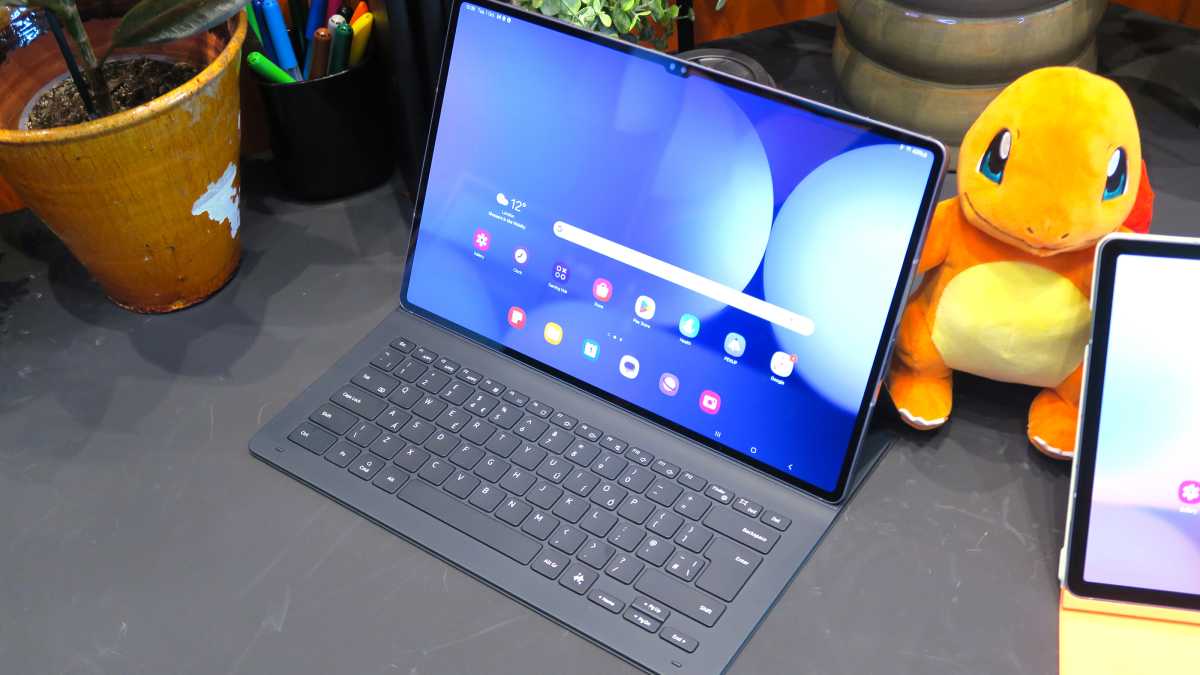 Samsung Galaxy Tab S10 Ultra hands on keyboard cover open