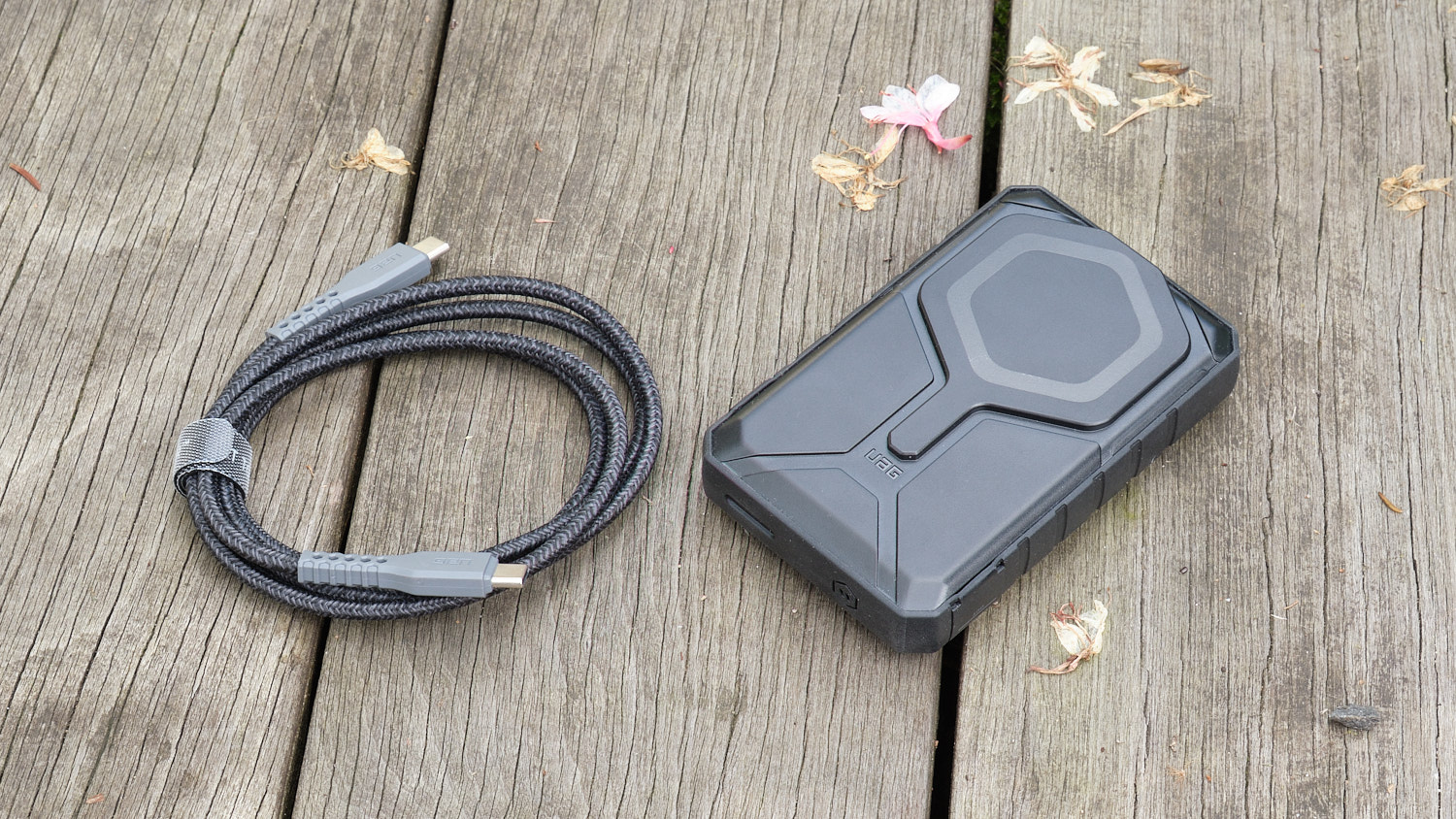 Urban Armor Gear Rugged 10K Wireless Power Bank review: Charger for when the going gets rough