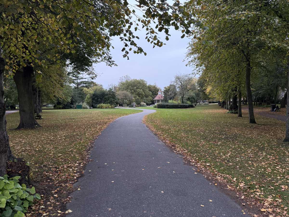 apple iphone 16 pro camera sample 12