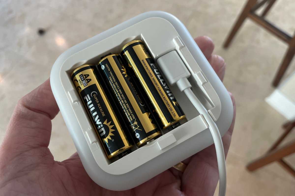 Definat hub battery backup