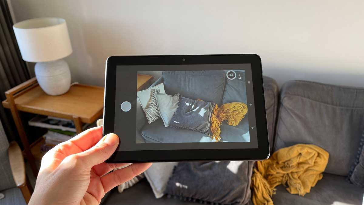 Amazon Fire HD 8 (2024) camera.