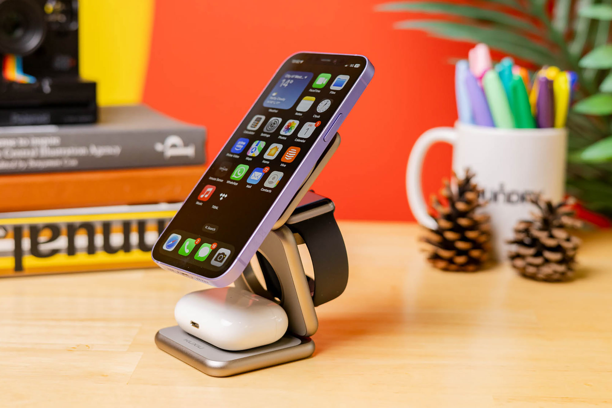 KUXIU X40Q 3-In-1 Foldable Magnetic Wireless Charger & Stand – Fast 3-in-1 travel MagSafe charger