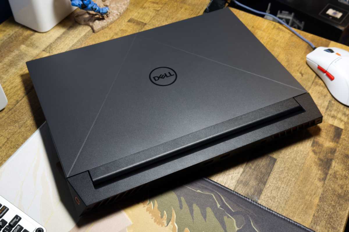 Dell G15 design