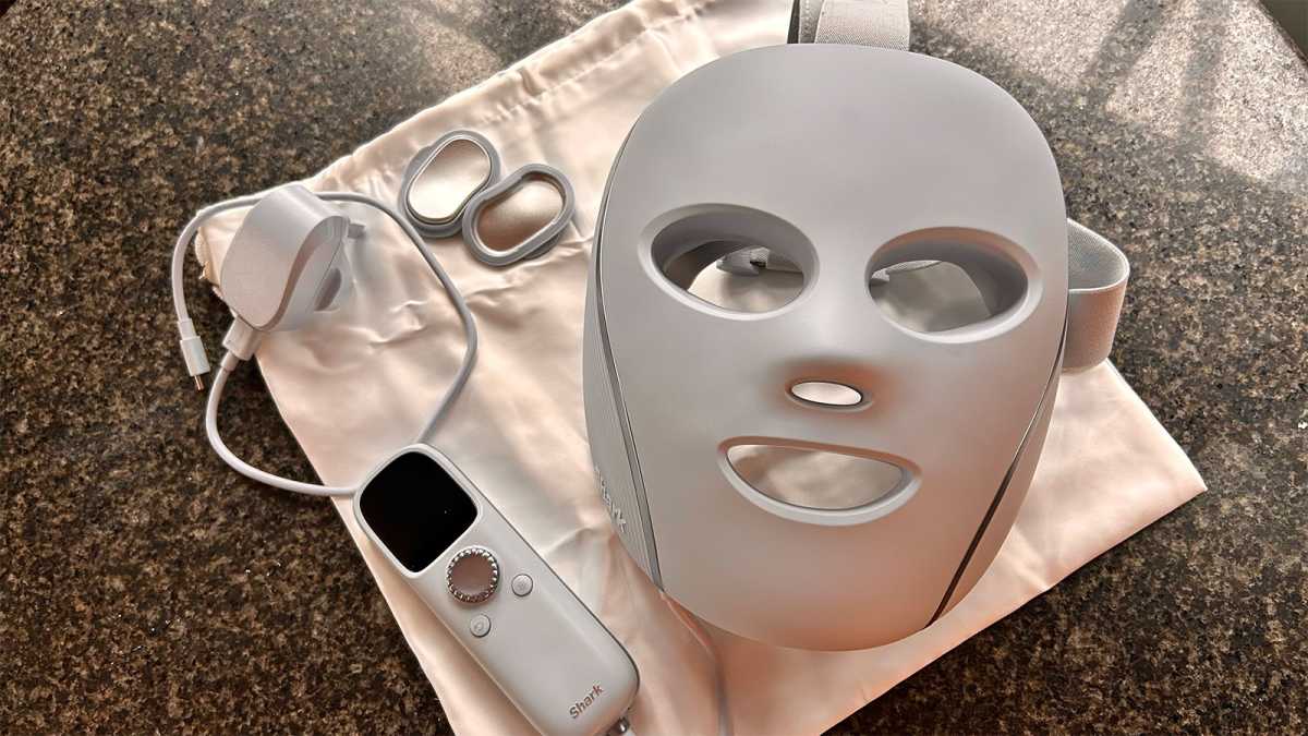 CryoGlow mask and accessories