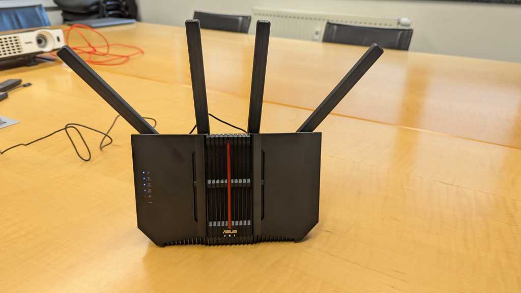 Image: Asus RT-BE92U BE9700 im Test: GÃ¼nstiger Router fÃ¼r Wi-Fi 7 mit 6 GHz