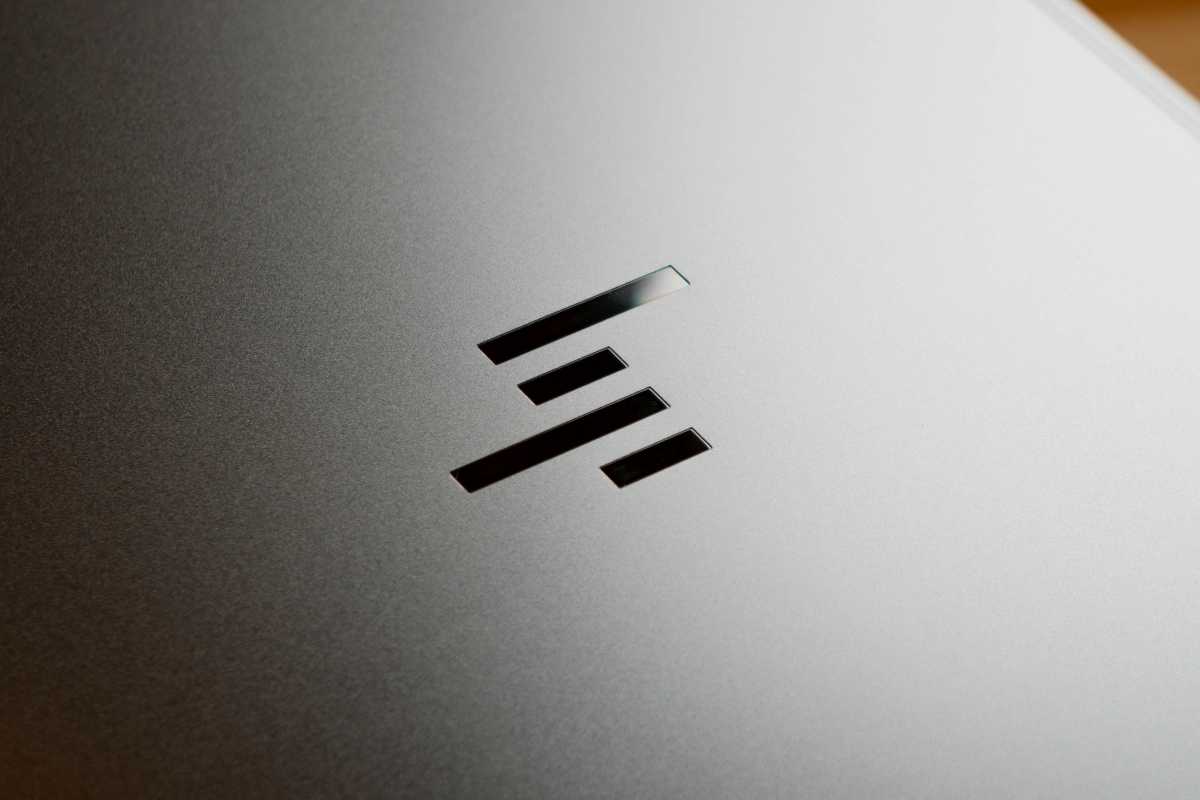 HP logo glossy shining on closed laptop lid