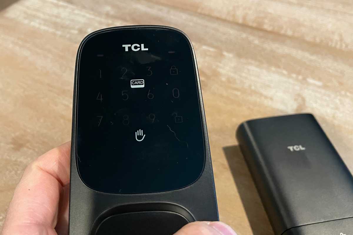 TCL D1 Pro opens with palm or NFC card